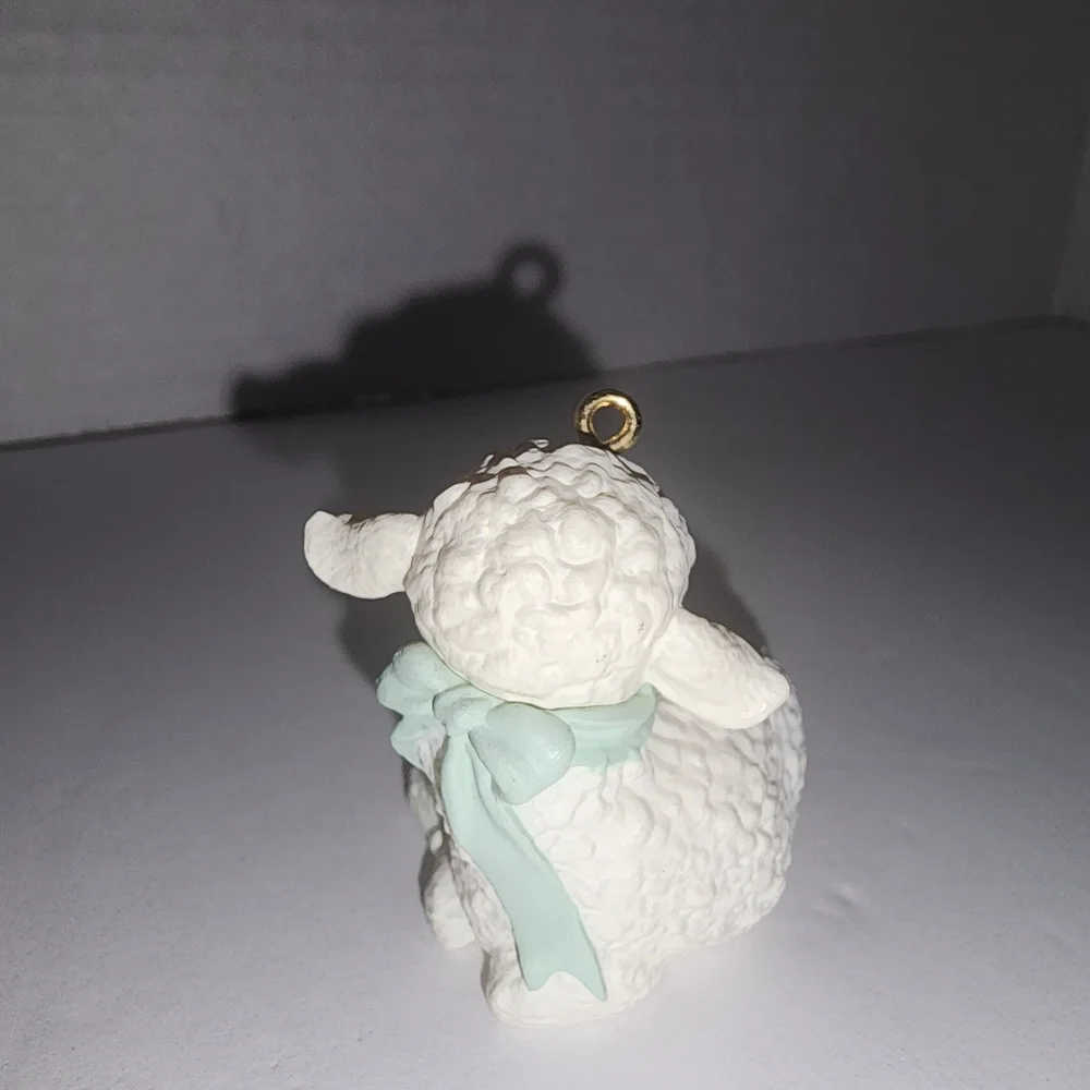 1992 Hallmark‎ Keepsake Ornament Godchild lambs
